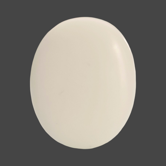 العقيق اليماني الأبيض الحليبي الطبيعي

White Milky Yemeni Aqeeq 3.58 gram