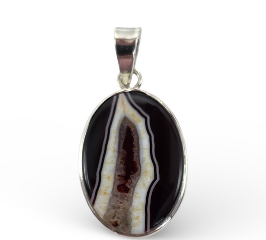 Sulemani Agate (Aqeeq) 5.5 garam stone. Locket 8.4 garam